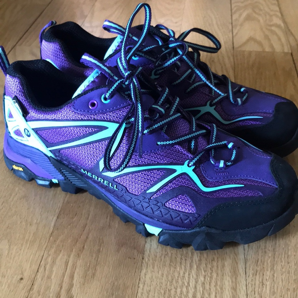 Merrill Capra GTX